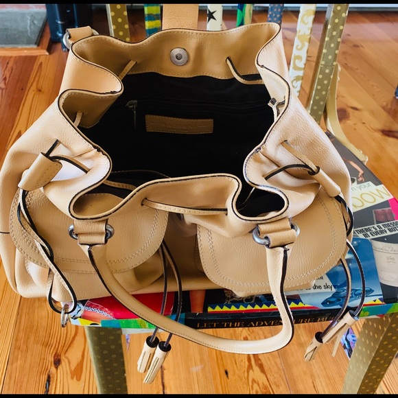 ❤️MANIANI SATCHEL 💕 - Picture 2 of 8